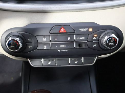 Used 2017 Kia Sorento AWD w/ LX Convenience Package image 37