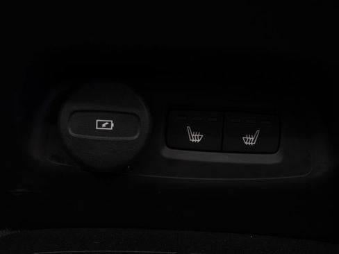 Used 2021 Volvo XC40 P8 Recharge w/ Advanced Package AWD/4WD image 26