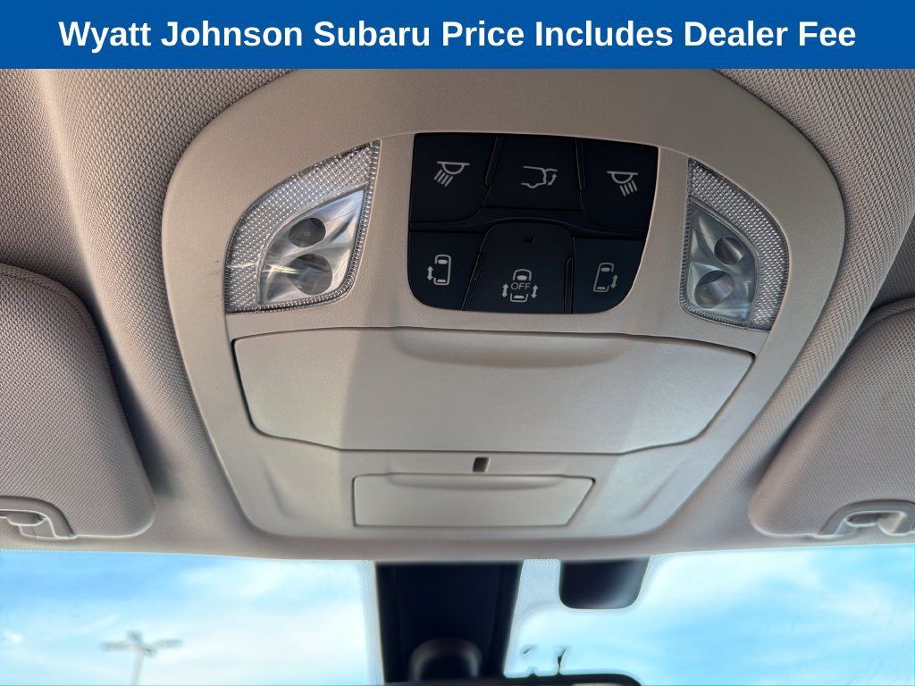 Used 2020 Chrysler Pacifica Touring FWD image 29