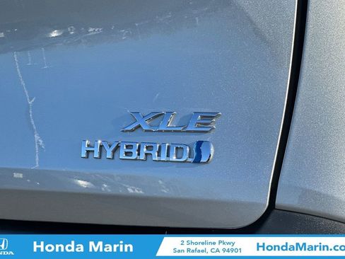 Used 2022 Toyota Sienna XLE image 34