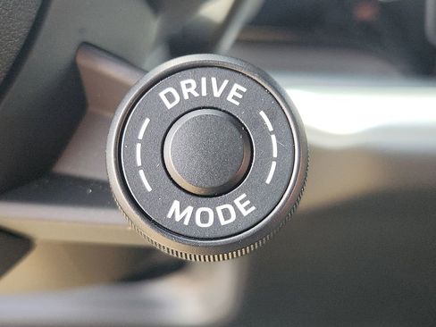 Certified 2025 Porsche Cayenne E-Hybrid image 23