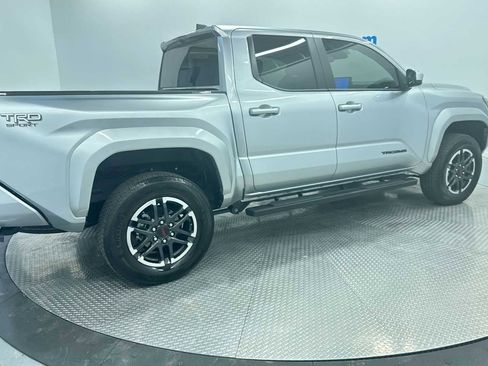 Used 2024 Toyota Tacoma TRD Sport image 9