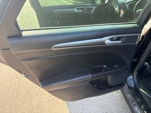 Used 2020 Ford Fusion SEL FWD image 23