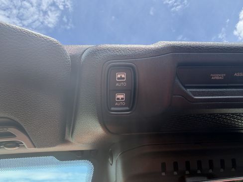 Used 2025 Jeep Wrangler Unlimited Sahara AWD/4WD image 18