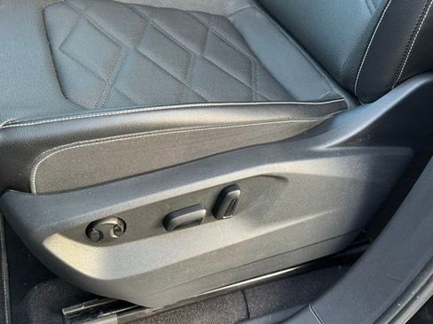 Used 2024 Volkswagen Atlas SE image 35