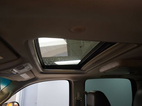 Used 2012 Chevrolet Suburban LT AWD/4WD image 3