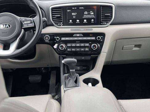Used 2020 Kia Sportage EX image 3