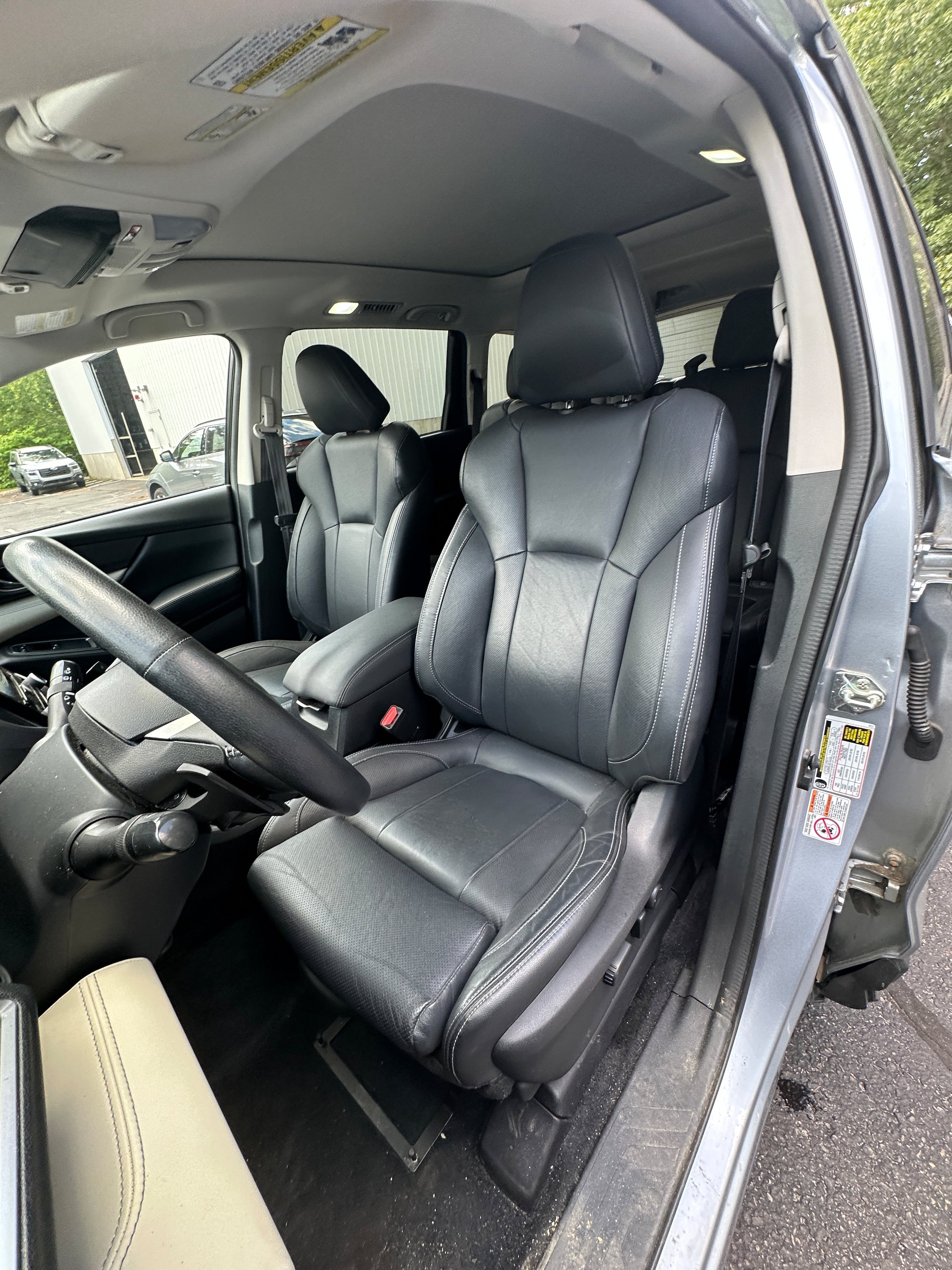 Used 2020 Subaru Ascent Limited w/ Technology Package AWD/4WD image 17