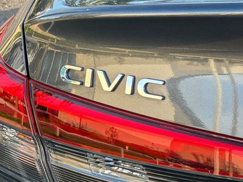 Certified 2024 Honda Civic EX image 31