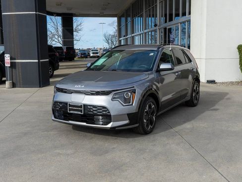 Used 2023 Kia Niro Wind w/ Wind Preserve Package image 3