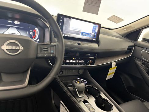 New 2026 Nissan Rogue Platinum w/ Platinum Premium Package image 18