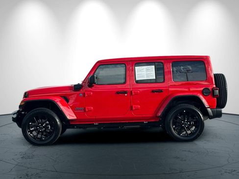 Certified 2025 Jeep Wrangler Unlimited Sahara w/ Safety Group image 7