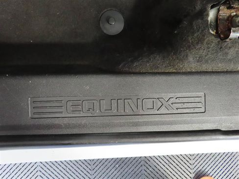 Used 2018 Chevrolet Equinox LT FWD image 16