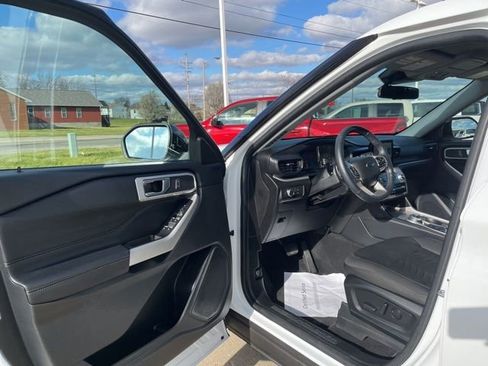 Used 2021 Ford Explorer XLT w/ Class III Trailer Tow Package AWD/4WD image 9