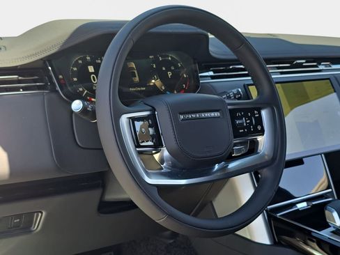 New 2026 Land Rover Range Rover Long Wheelbase SE AWD/4WD image 18