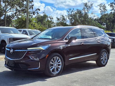 Used 2023 Buick Enclave Avenir image 3