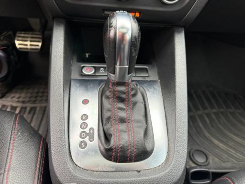Used 2013 Volkswagen Jetta GLI FWD image 28