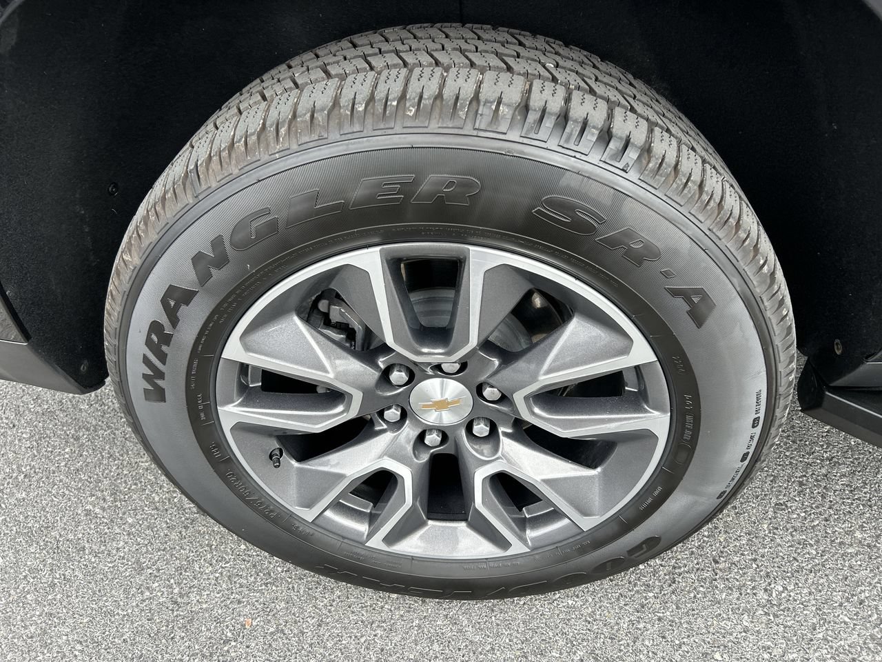 Used 2024 Chevrolet Tahoe LT AWD/4WD image 9