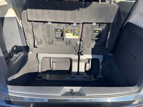 Used 2022 Toyota Sienna Platinum image 12