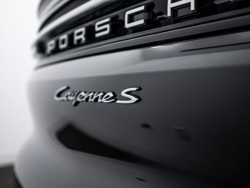 Certified 2025 Porsche Cayenne S image 27