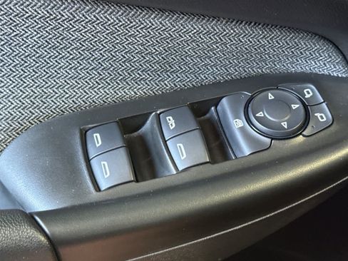 Used 2025 Chevrolet TrailBlazer LT AWD/4WD image 15