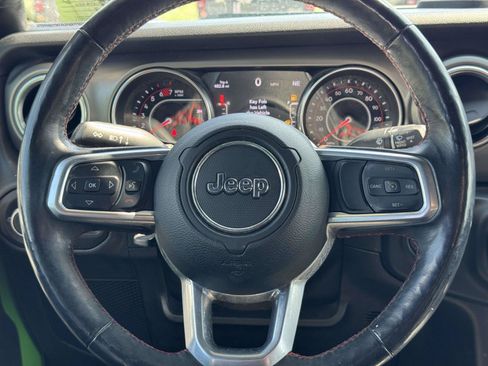 Used 2019 Jeep Wrangler Unlimited Rubicon w/ Cold Weather Group AWD/4WD image 7