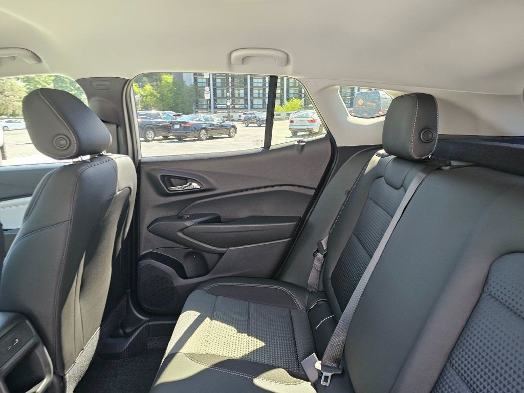 New 2026 Chevrolet Trax LT w/ Driver Confidence Package FWD image 20