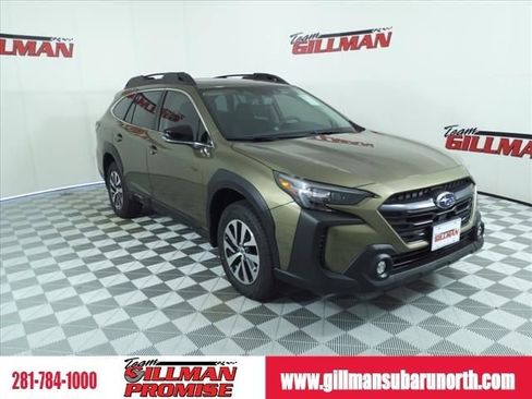 Used 2025 Subaru Outback Premium AWD/4WD image 1