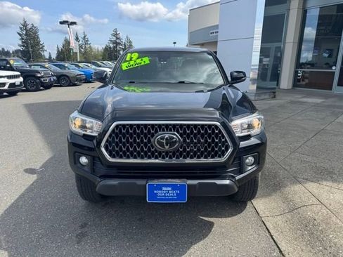 Used 2019 Toyota Tacoma TRD Off-Road image 3