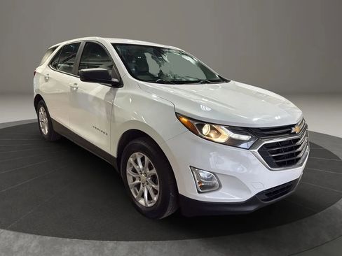 Used 2020 Chevrolet Equinox LS FWD image 3