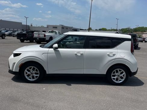 Used 2023 Kia Soul LX w/ LX Technology Package FWD image 12