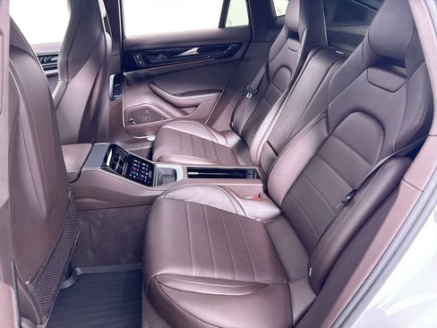 Used 2024 Porsche Panamera RWD image 23