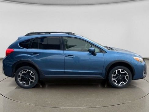Used 2017 Subaru Crosstrek 2.0i Premium image 11