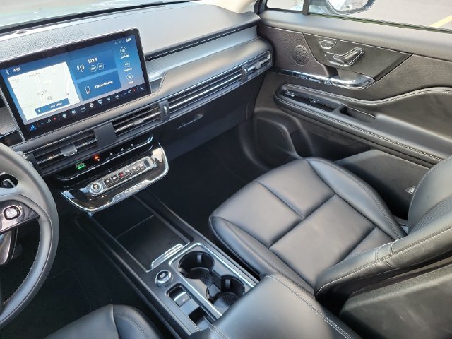 Used 2023 Lincoln Corsair AWD w/ Equipment Group 101A image 32