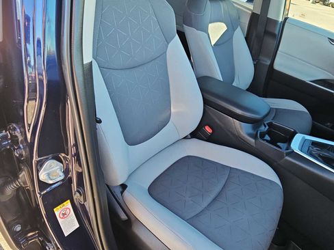 Used 2019 Toyota RAV4 XLE image 23