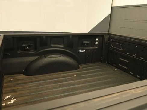 Used 2017 Ford F150 XLT w/ Equipment Group 302A Luxury AWD/4WD image 10