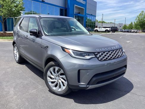 Used 2025 Land Rover Discovery S AWD/4WD image 7