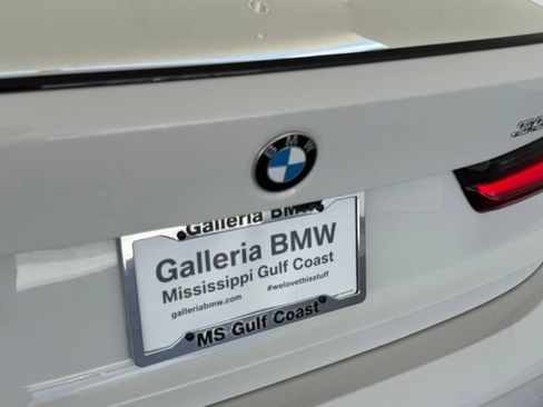 New 2026 BMW 330i xDrive Sedan w/ M Sport Package AWD/4WD image 8
