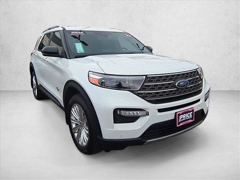 Used 2023 Ford Explorer King Ranch w/ Technology Package image 3