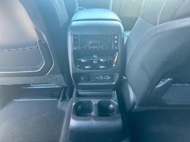 Used 2024 Jeep Grand Cherokee L Limited AWD/4WD image 24