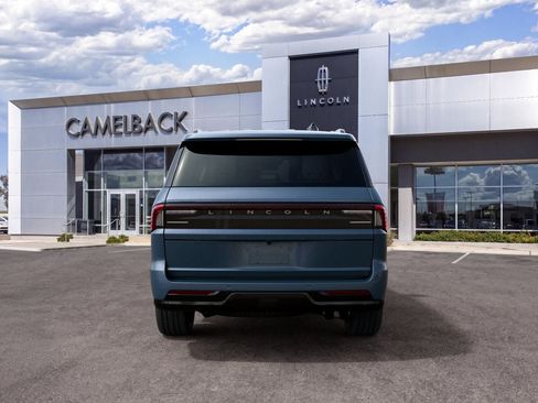 New 2027 Lincoln Navigator Reserve w/ Jet Appearance Package AWD/4WD image 7