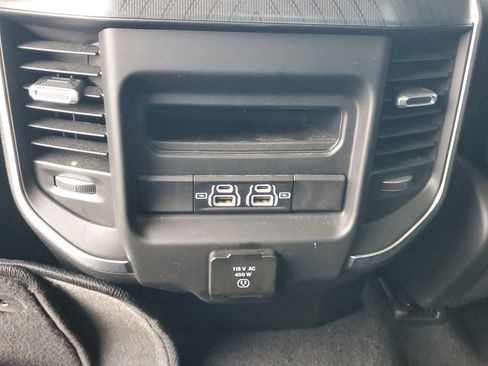 Used 2025 RAM 1500 Big Horn AWD/4WD image 10