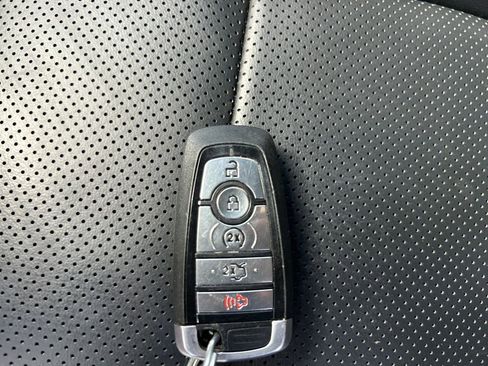 Used 2025 Ford Mustang Premium RWD image 31