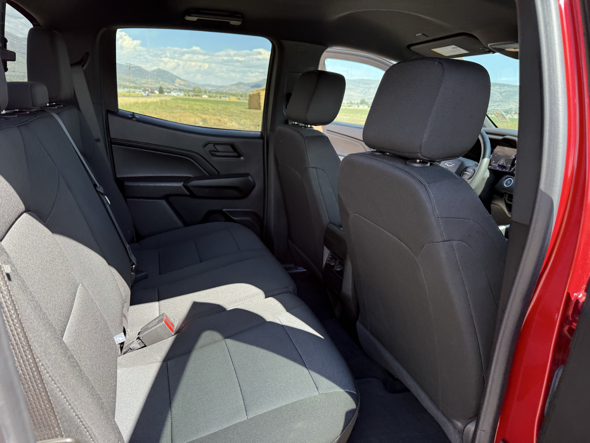 Used 2024 Chevrolet Colorado Trail Boss w/ Technology Package AWD/4WD image 34
