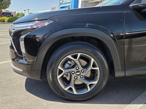 Used 2024 Chevrolet Trax LT w/ Driver Confidence Package FWD image 9