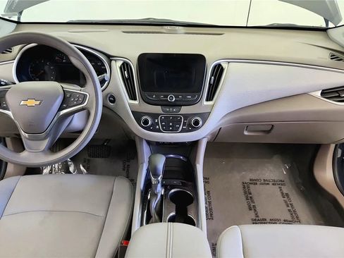 Used 2025 Chevrolet Malibu LT FWD image 16