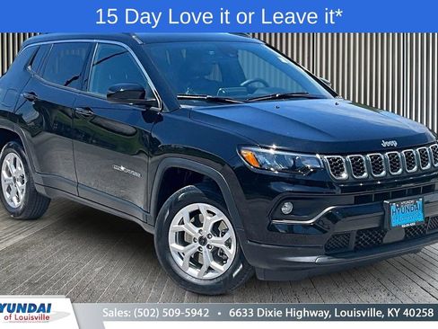 Used 2025 Jeep Compass Latitude AWD/4WD image 1