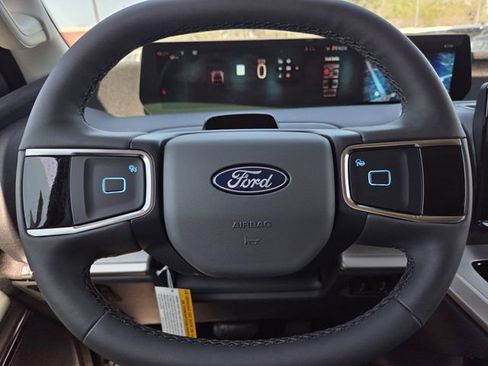 New 2026 Ford Expedition Active image 19