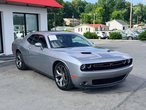 Used 2017 Dodge Challenger SXT Plus RWD image 8