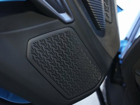 Used 2025 Lamborghini Revuelto image 39